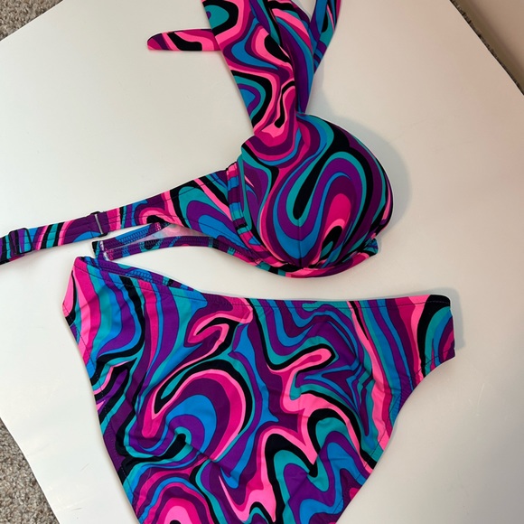 Venus Bikini - Picture 3 of 5